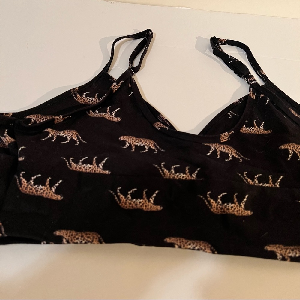 Victorias Secret Sport + cheetah graphic design sports bra - Picture 3 of 4